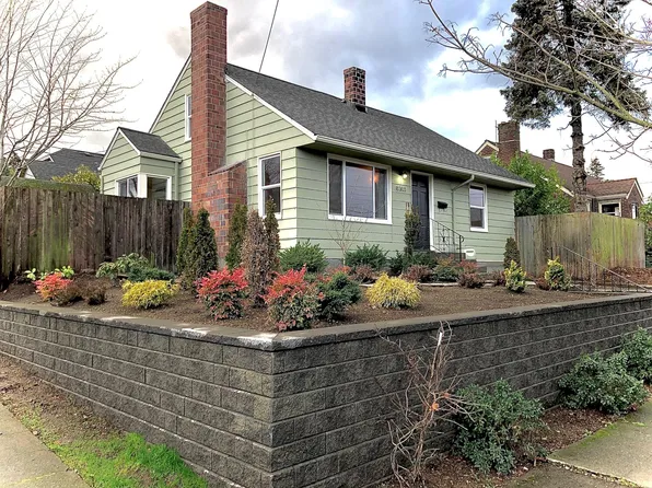 8303 9th Ave NW, Seattle, WA 98117