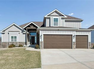 2500 NW Riverview Dr, Riverside, MO 64150