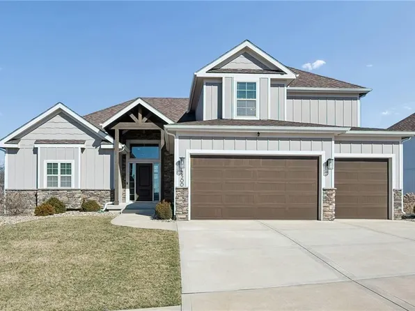 2500 NW Riverview Dr, Riverside, MO 64150