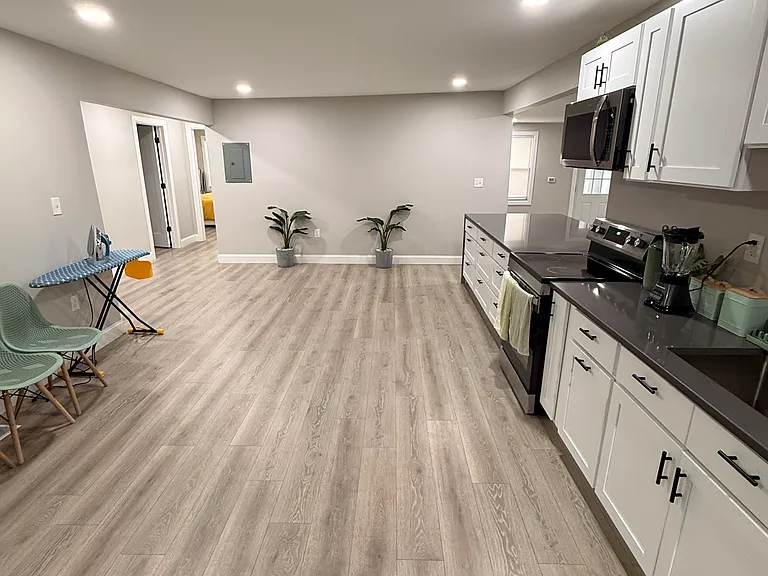 2 Roosevelt Dr #1 — Photo 8