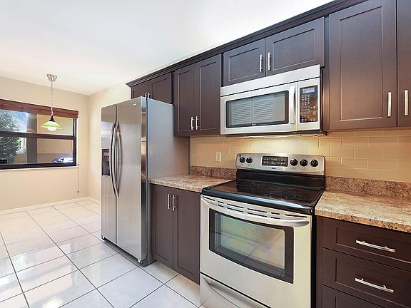 2nd image of 3114 SW 20th Terrace #23a1