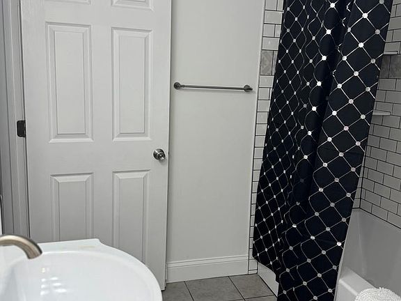 4th image of 2506 W 3rd St
