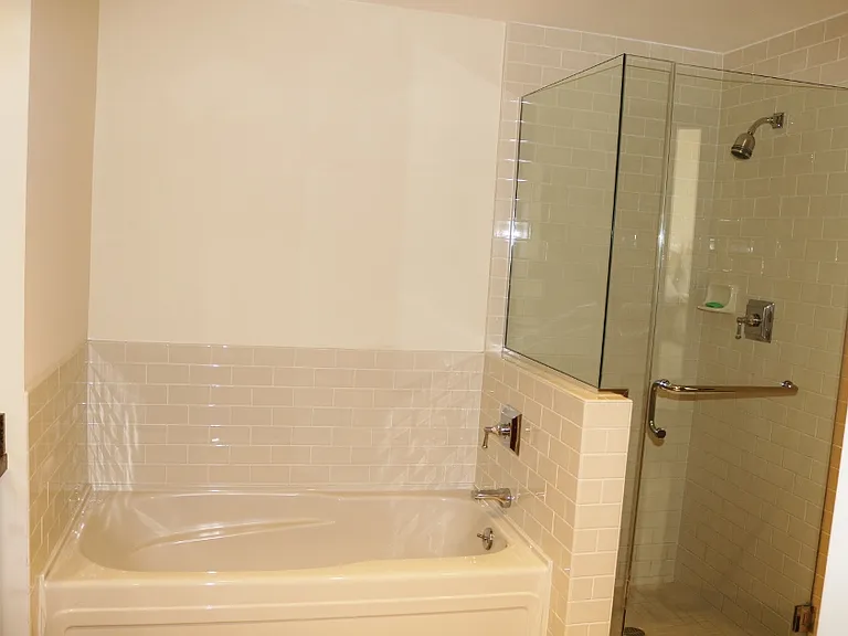 700 W Harbor Dr W #1802 — Photo 10