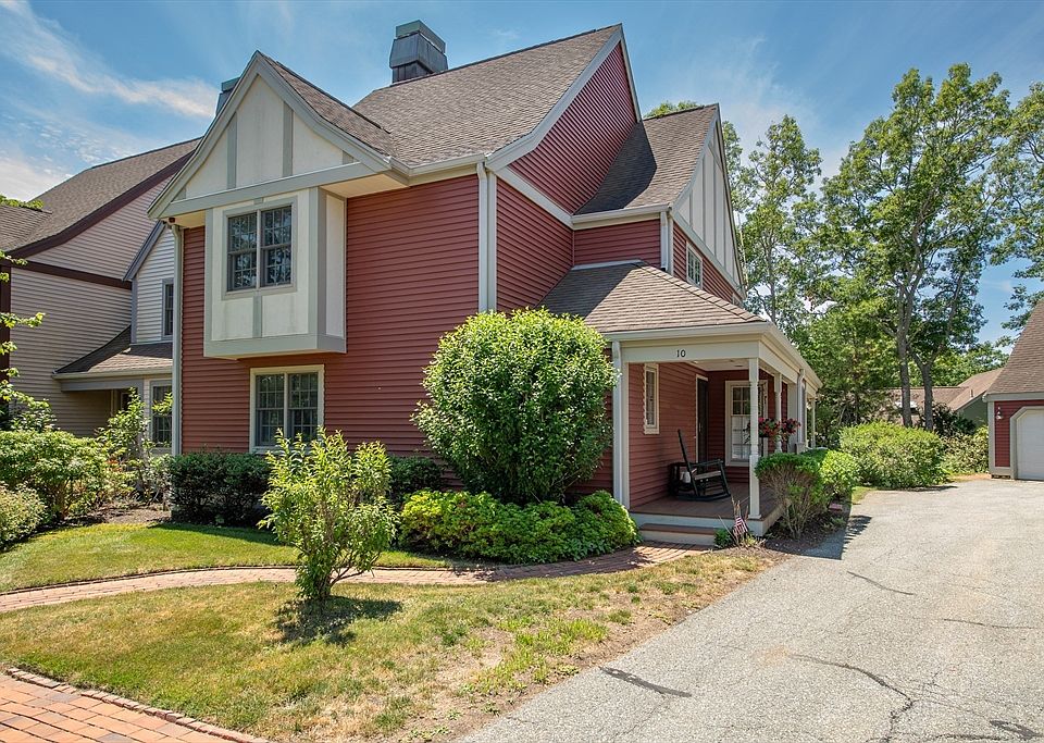 1st image of 10 Village Green Cir