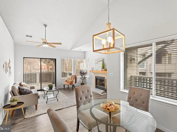 11731 Summerchase Cir #1731E, Reston, VA 20194