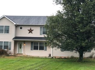 77 Zieglers Ln, Mohnton, PA 19540