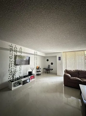 2414 NE 11th St — Photo 15