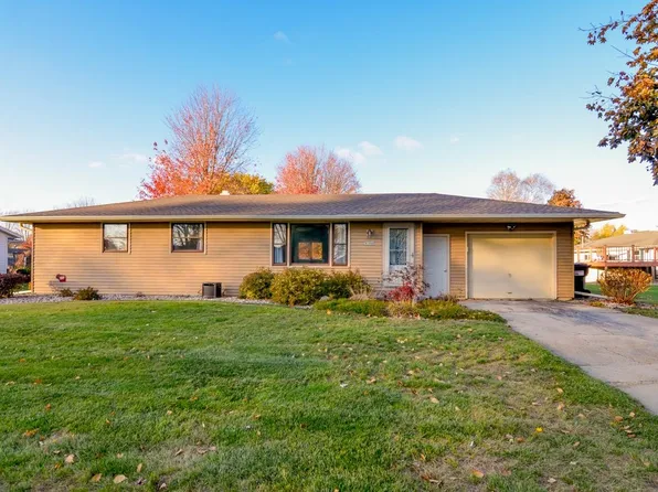 1940 W Vans Ct, Kaukauna, WI 54130