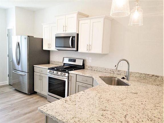 5th image of 3411 Laredo Dr