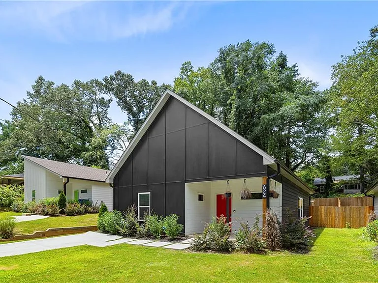 624 Robert St NW — Photo 24