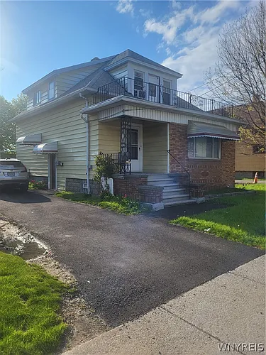 1368 Harlem Rd Photo 1