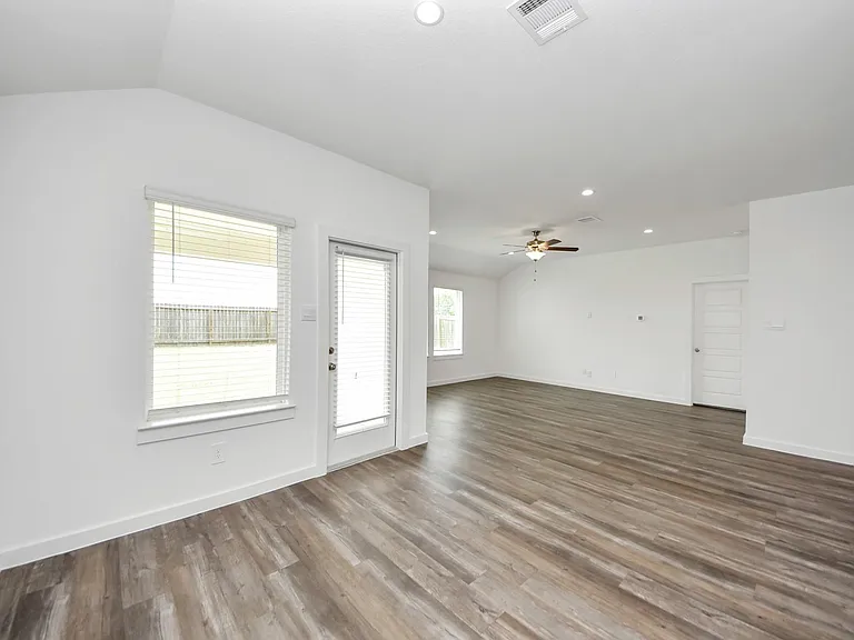 8614 Shumard Oak Dr — Photo 16