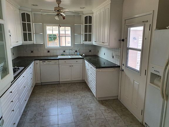 2nd image of 5825 Premiere Ave