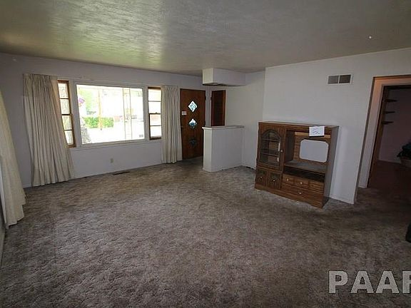 4th image of 2719 W Fremont St