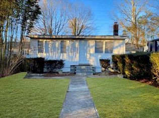 65 10th St, Ronkonkoma, NY 11779