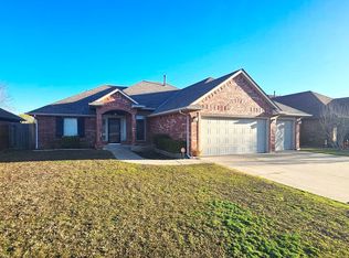10705 NW 40th St, Yukon, OK 73099