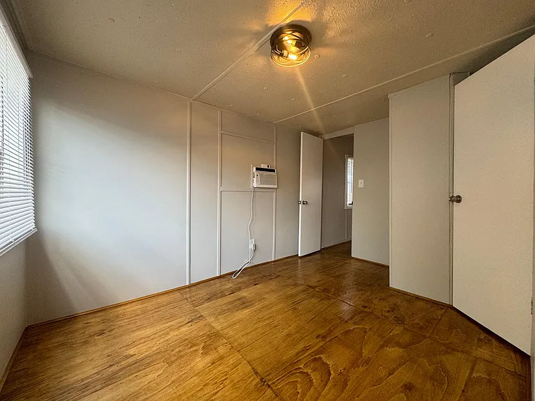 1976 Lavon St — Photo 11