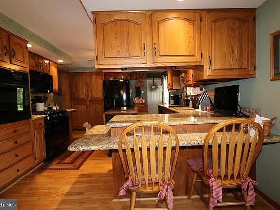 4th image of 19504 Thomas Dr