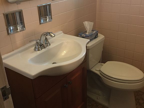 3rd image of 10037 S Kilbourn Ave
