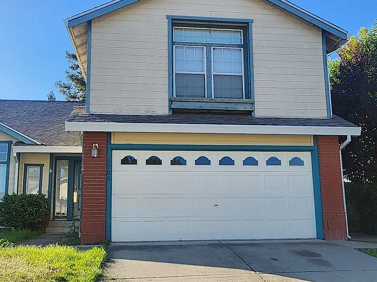 5737 Laguna Quail Way — Photo 1