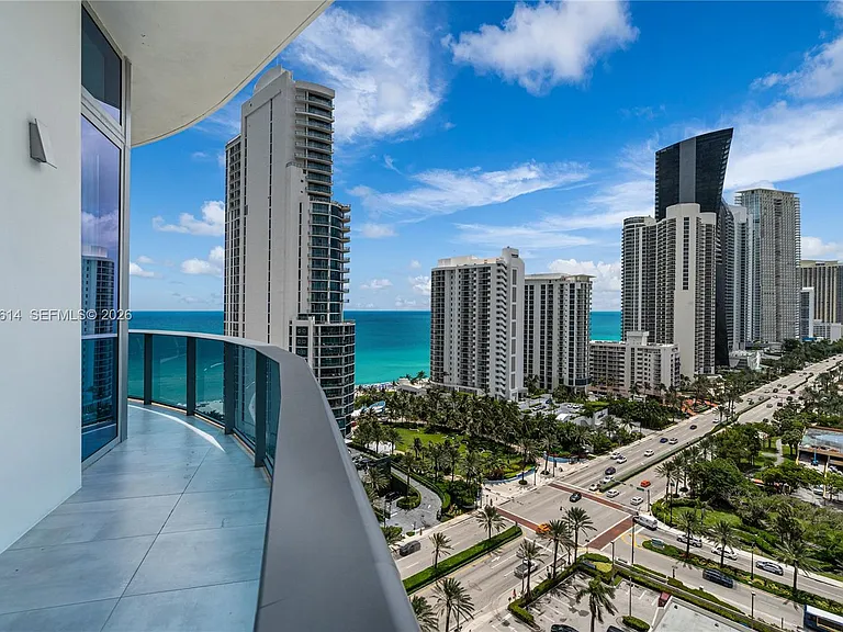 17550 Collins Ave #Penthouse 1 — Photo 20