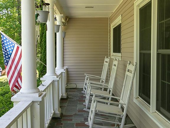 3rd image of 29 Pine Forest Dr