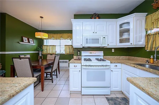 Sold by Remax Edge | media 6