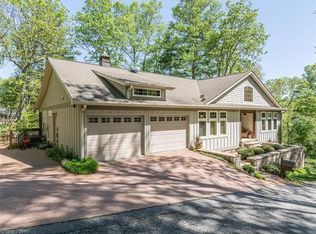 2772 Leucothae Way, Hendersonville, NC 28791