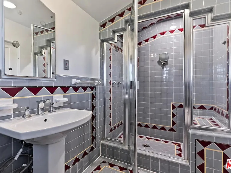 1304 San Vicente Blvd — Photo 18