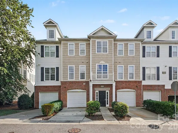 6858 Park Place Dr, Charlotte, NC 28262