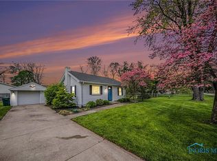 2221 Ronaldo Rd, Toledo, OH 43615