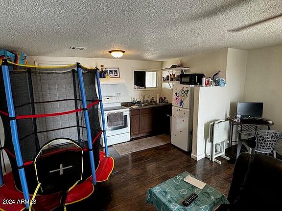 5th image of 212 S 93RD Avenue