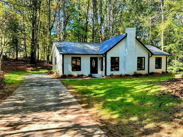 5305 Bent Tree Ct, Pfafftown, NC 27040