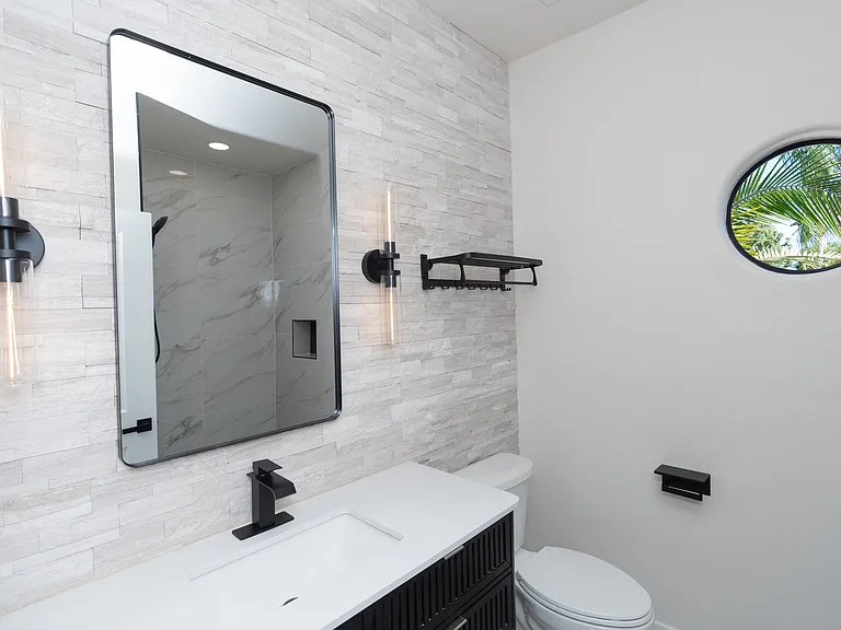2589 W Lake Van Ness Cir — Photo 46
