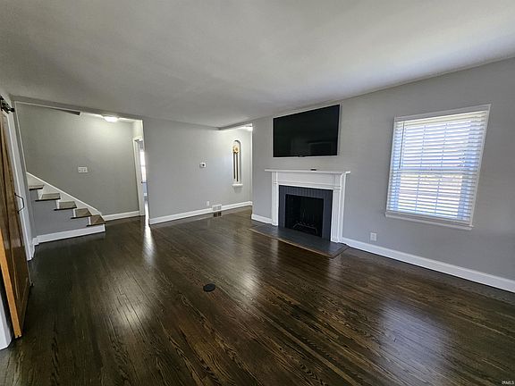 4th image of 419 Runnymeade Ave