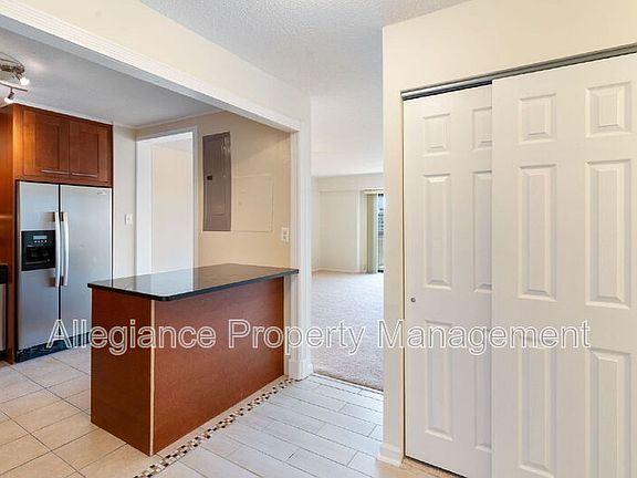 2nd image of 203 Yoakum Pkwy APT 1116