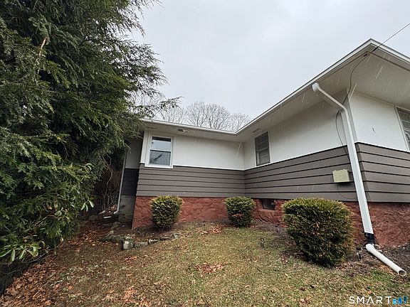 5th image of 90 Larchmont Avenue