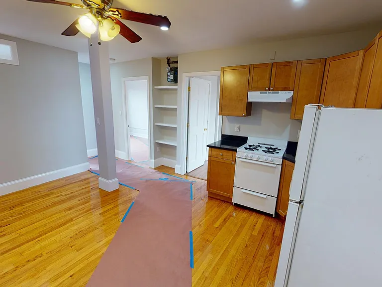 220 Hanover St #23 — Photo 34