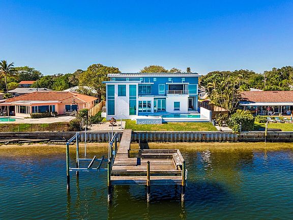 4th image of 3998 Coquina Key Dr SE