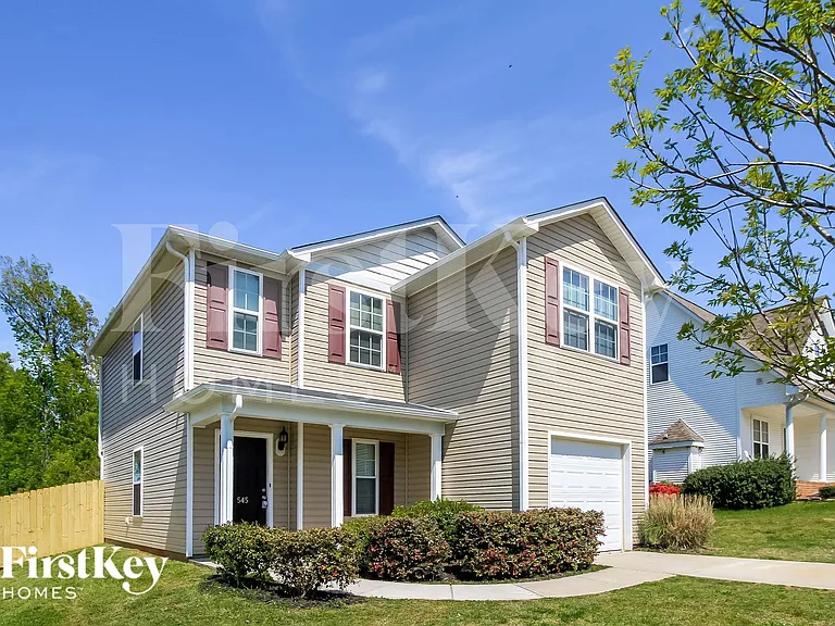 545 Lakewood Glen Ct — Photo 2