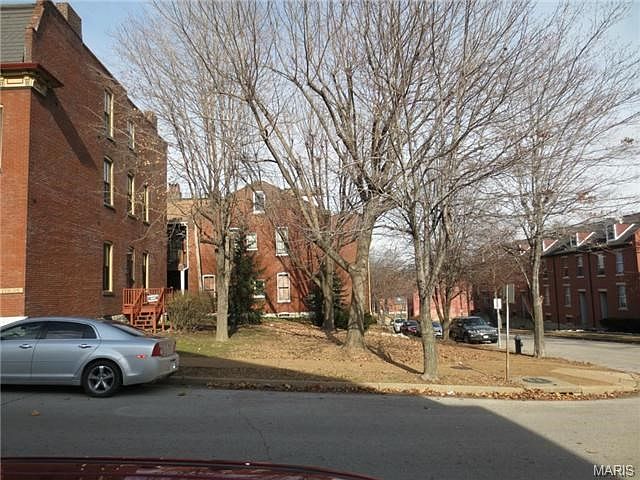 2nd image of 2325 Menard St