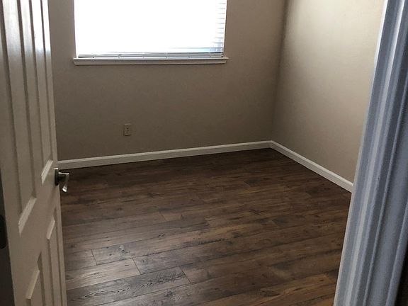 4th image of 7441 Fox Hills Dr