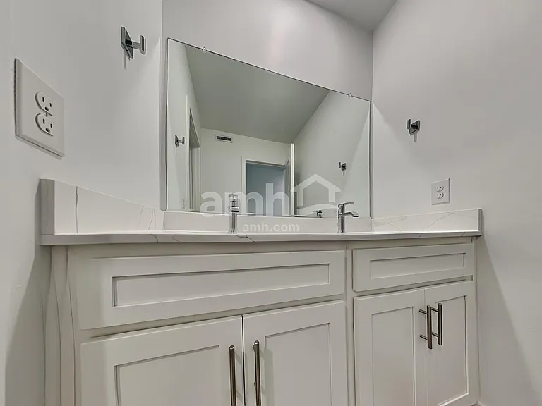 6041 W Calle Palmitas — Photo 12