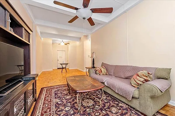 Sold by Benjamin Realty Since 1980 | media 2