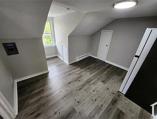 1 bed, 345 sqft, $1,050 — Photo 1