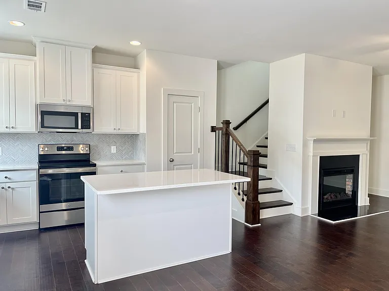123 Auburn Run Ln #1 — Photo 2