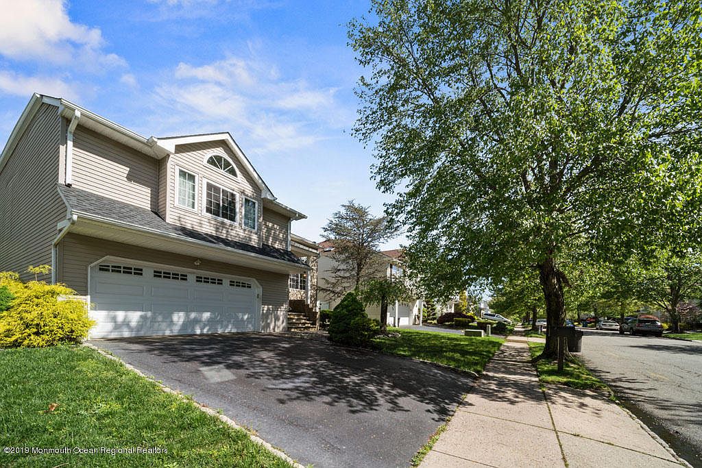 65 Pemberton Dr, Matawan, NJ 07747 Zillow