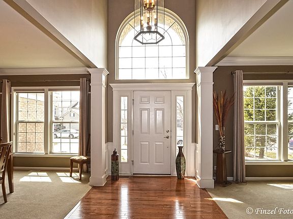 3rd image of 4078 Stratford Ln