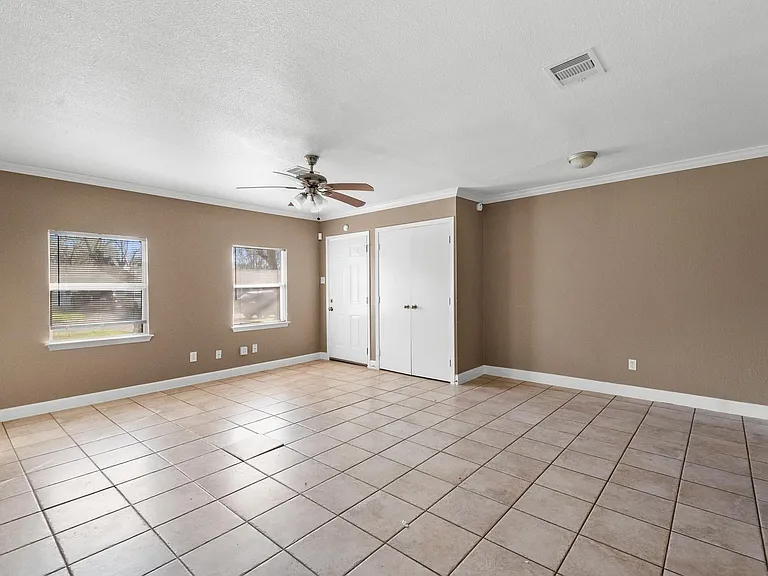 6015 Ridgeway Dr — Photo 14