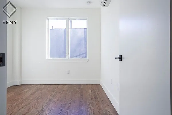 Rented by ERNY LLC | media 21